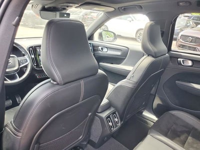 2021 Volvo XC40 R-Design