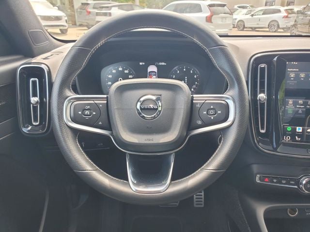 2021 Volvo XC40 R-Design