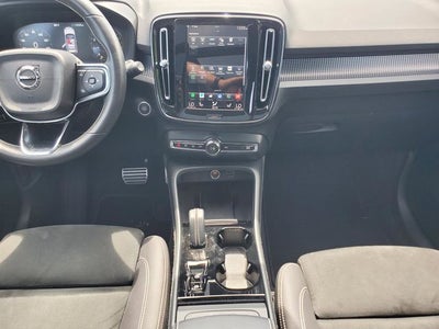 2021 Volvo XC40 R-Design