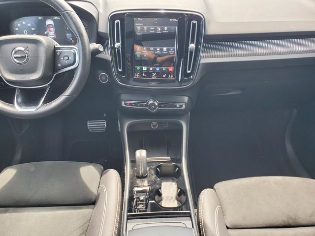 2021 Volvo XC40 R-Design