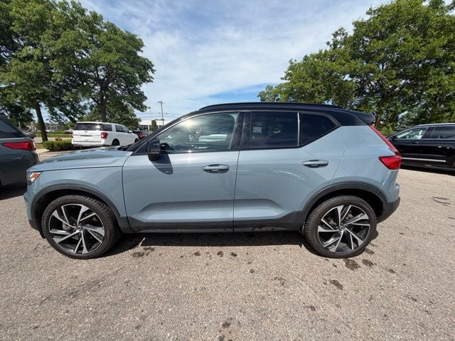 2021 Volvo XC40 R-Design