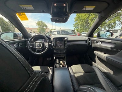 2021 Volvo XC40 R-Design