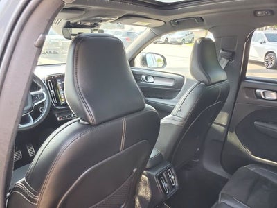 2021 Volvo XC40 R-Design