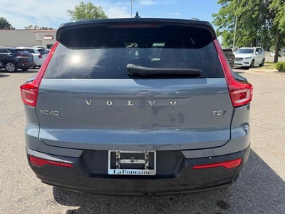 2021 Volvo XC40 R-Design