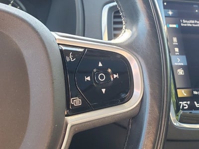 2020 Volvo XC90 T6 Momentum