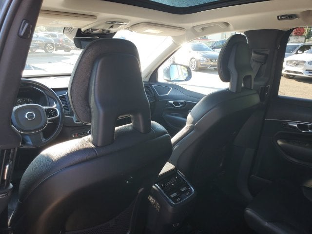 2020 Volvo XC90 T6 Momentum