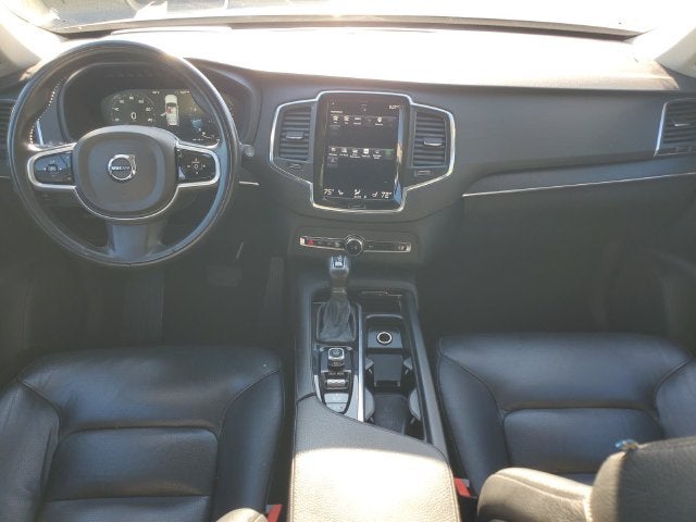2020 Volvo XC90 T6 Momentum