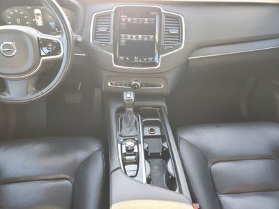 2020 Volvo XC90 T6 Momentum
