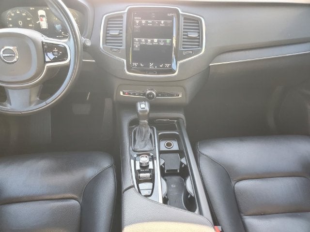 2020 Volvo XC90 T6 Momentum