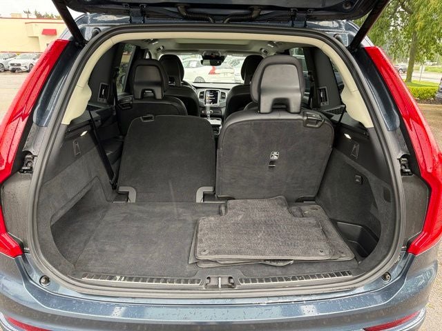 2020 Volvo XC90 T6 Momentum
