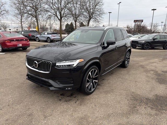 2021 Volvo XC90 T6 Momentum 6-Seat
