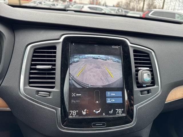 2021 Volvo XC90 T6 Momentum 6-Seat