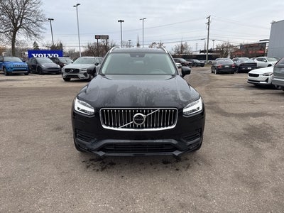 2021 Volvo XC90 T6 Momentum 6-Seat