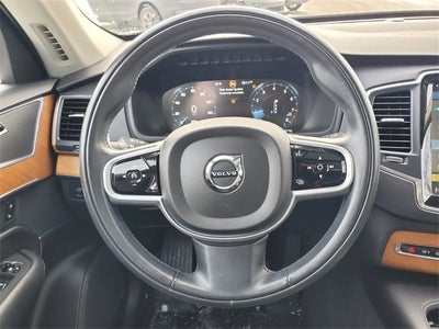 2021 Volvo XC90 T6 Momentum 6-Seat