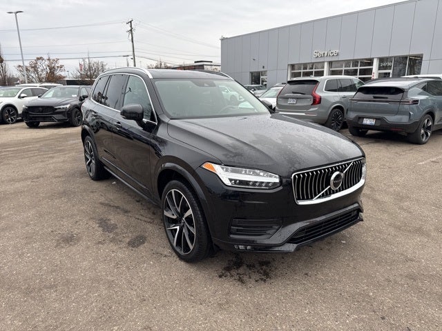 2021 Volvo XC90 T6 Momentum 6-Seat