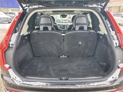 2021 Volvo XC90 T6 Momentum 6-Seat