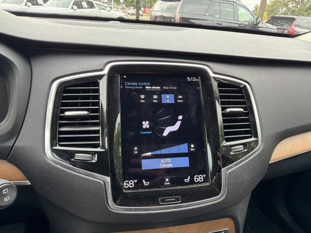 2021 Volvo XC90 T6 Momentum