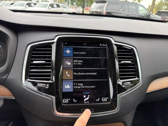 2021 Volvo XC90 T6 Momentum