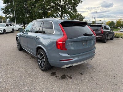 2021 Volvo XC90 T6 Momentum