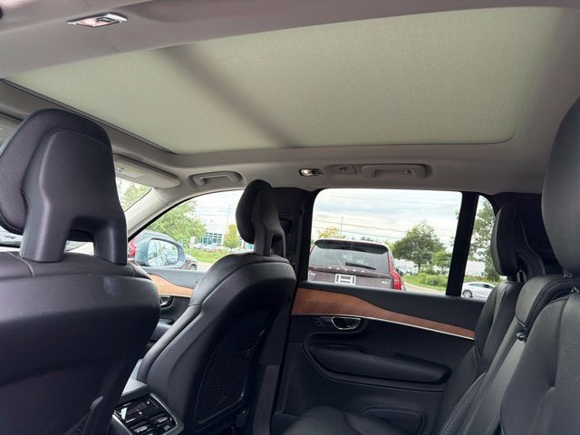 2021 Volvo XC90 T6 Momentum