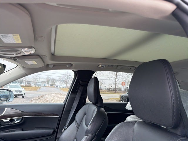 2019 Volvo XC90 T6 Momentum