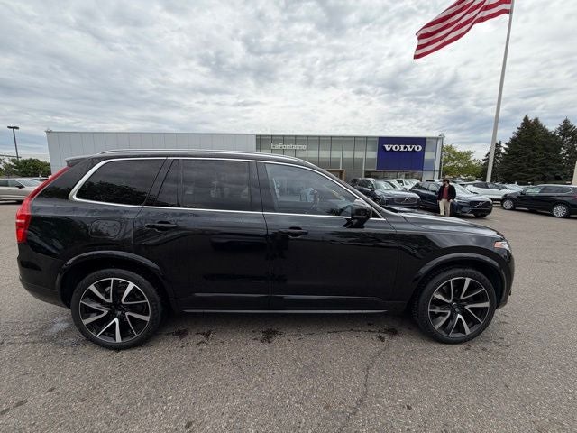2020 Volvo XC90 T6 Momentum