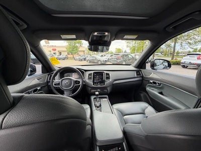 2020 Volvo XC90 T6 Momentum