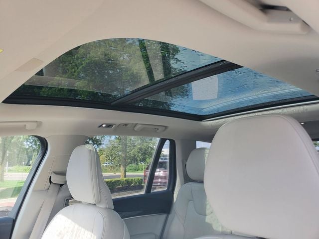 2019 Volvo XC90 T6 Momentum