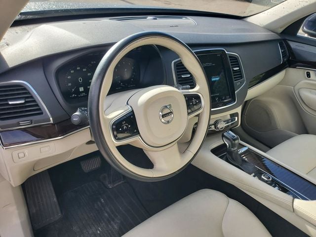 2019 Volvo XC90 T6 Momentum