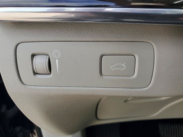 2019 Volvo XC90 T6 Momentum