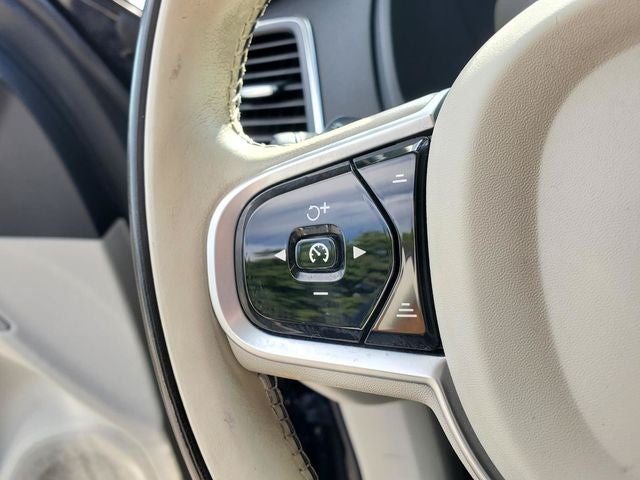 2019 Volvo XC90 T6 Momentum