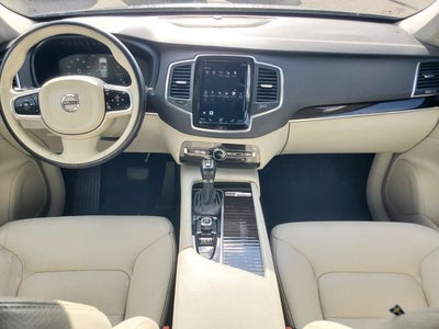 2019 Volvo XC90 T6 Momentum