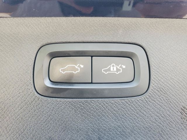 2019 Volvo XC90 T6 Momentum