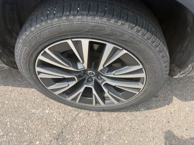 2021 Volvo XC90 T6 Momentum