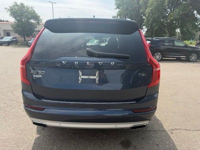 2021 Volvo XC90 T6 Momentum