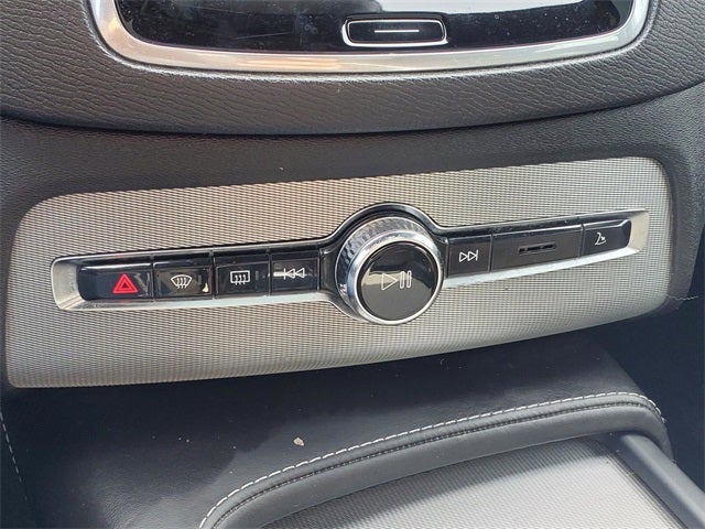 2017 Volvo XC90 Hybrid T8 R-Design