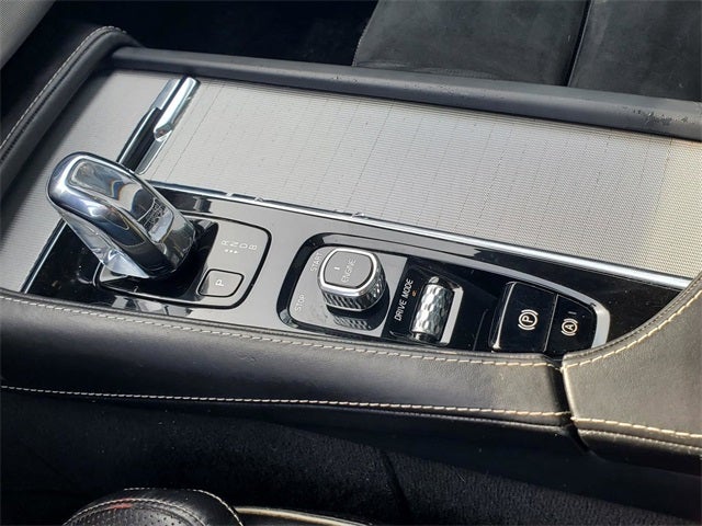 2017 Volvo XC90 Hybrid T8 R-Design