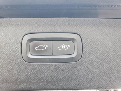 2017 Volvo XC90 Hybrid T8 R-Design