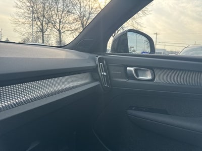 2022 Volvo XC40 Recharge Pure Electric P8 Ultimate