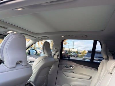 2024 Volvo XC90 Recharge Plug-In Hybrid T8 Plus Bright Theme 7 Passenger