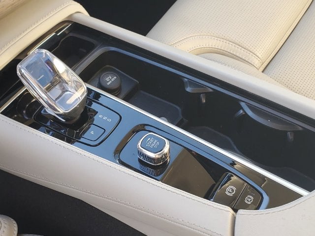 2024 Volvo XC90 Recharge Plug-In Hybrid Ultimate