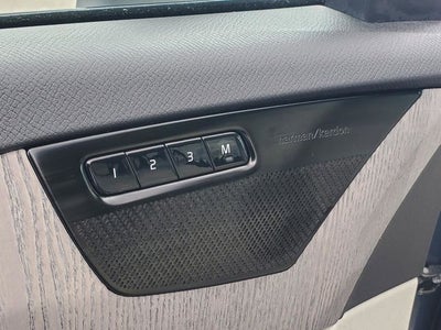 2023 Volvo XC90 Recharge Plug-In Hybrid T8 Plus Dark Theme 7 Passenger