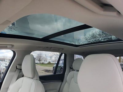 2023 Volvo XC90 Recharge Plug-In Hybrid T8 Plus Dark Theme 7 Passenger