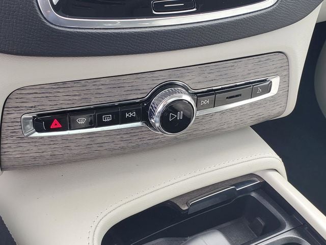 2023 Volvo XC90 Recharge Plug-In Hybrid T8 Plus Dark Theme 7 Passenger