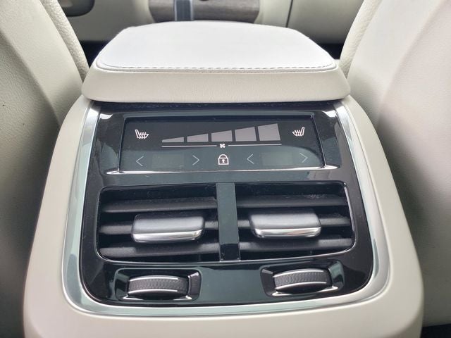2023 Volvo XC90 Recharge Plug-In Hybrid T8 Plus Dark Theme 7 Passenger