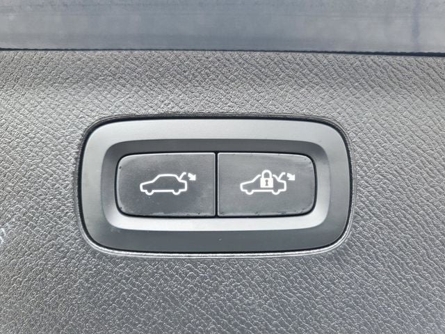 2023 Volvo XC90 Recharge Plug-In Hybrid T8 Plus Dark Theme 7 Passenger