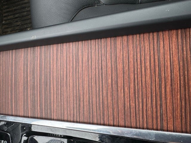 2024 Volvo XC60 Recharge Plug-In Hybrid T8 Plus Dark Theme