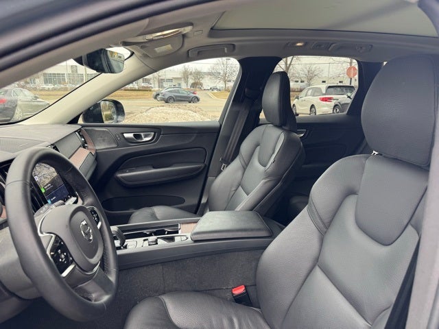 2024 Volvo XC60 Recharge Plug-In Hybrid T8 Plus Dark Theme