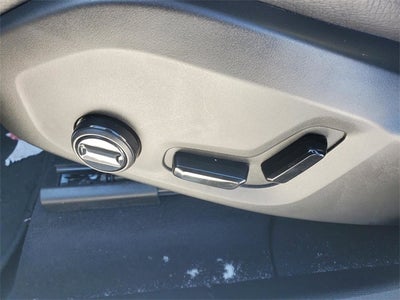 2025 Volvo XC60 Plug-In Hybrid T8 Plus