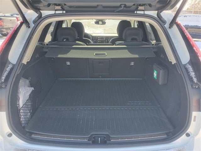 2025 Volvo XC60 Plug-In Hybrid T8 Plus